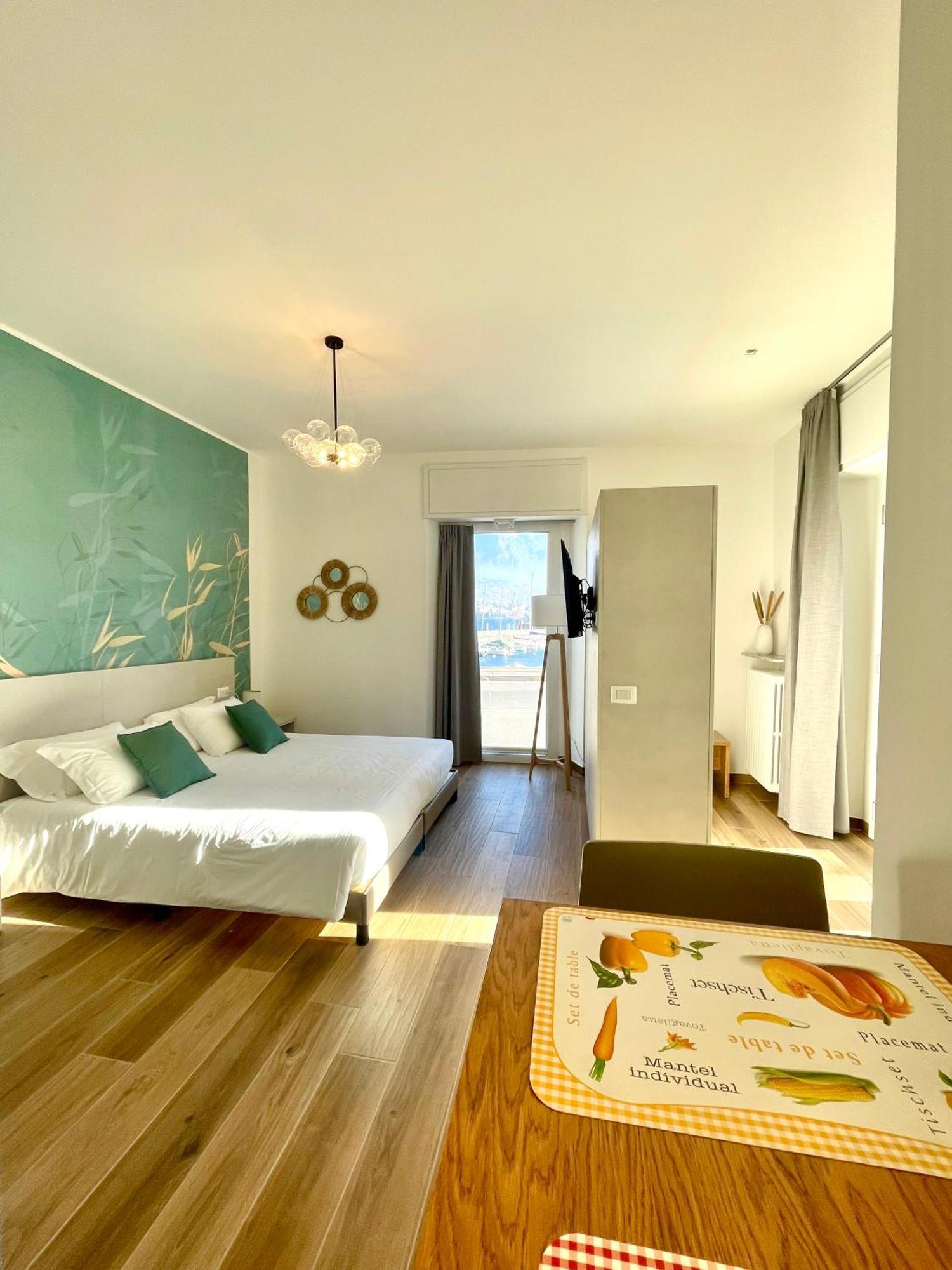 Hotel Baia Di Pare Valmadrera Buitenkant foto